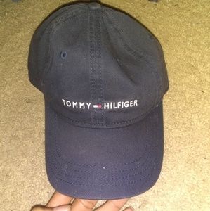 Tommy Hilfiger dad hat